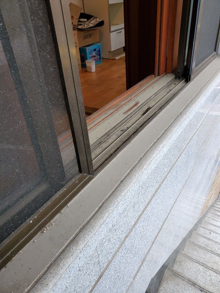 창문 청소 전